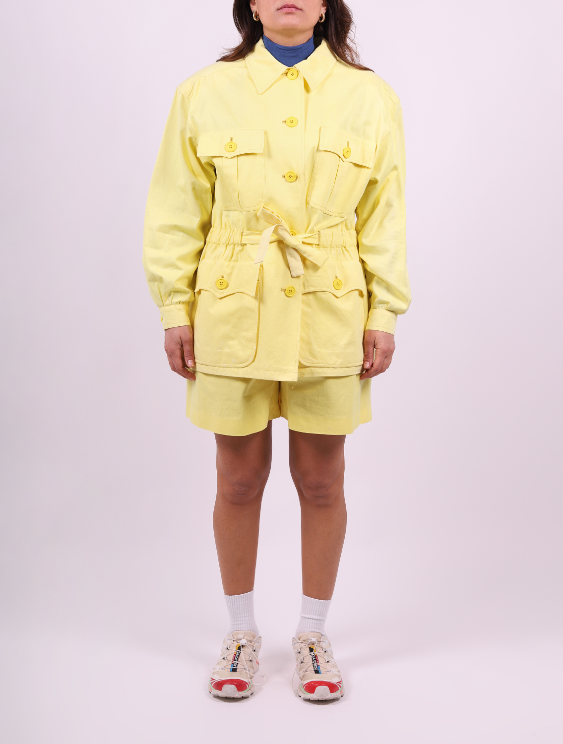 Completo giacca e pantaloncino donna giallo